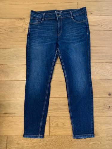 Size 16r high - &,