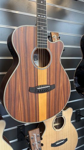 Quality acoustic guitar - quality, –