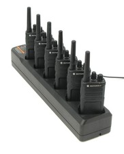 Set of 6x Motorola XT420 Licence-Free UHF Walkie Talkie Radios w/clips + charger