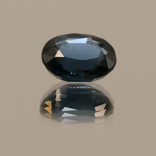 07ct blue spinel oval - 1.07ct,
