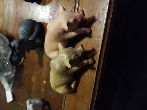 Land sea collectibles pigs - land,