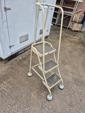 3 Tread Mobile Warehouse Steps GREY 1.43m Portable Safety Ladder & Wheels