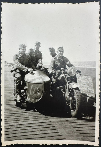 Four wehrmacht soldiers a - wehrmacht,