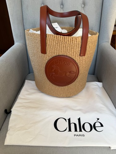 Chloe horse medal large - horse, raffia