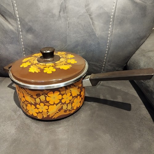 Swan saucepan with - lid, cooking