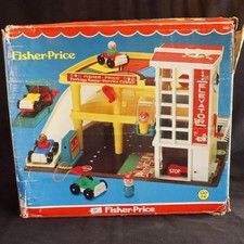 Complete Garage Fisher Price