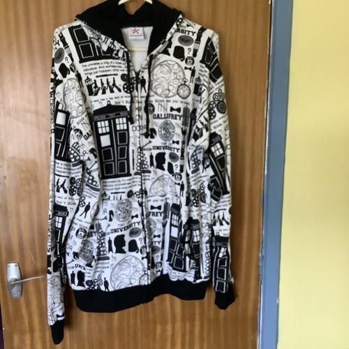 Who hoodie with tardis - dr,