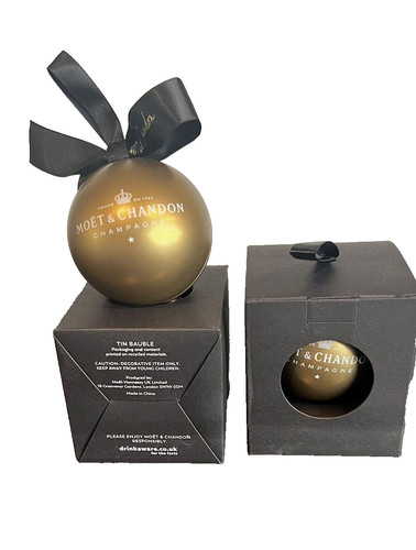 Moet chandon champagne - chandon,
