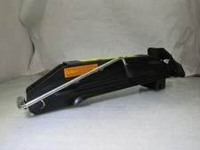 VW Touareg Mk1 7L 02-06 V10 emergency tool kit lifting jack 7L0011031B