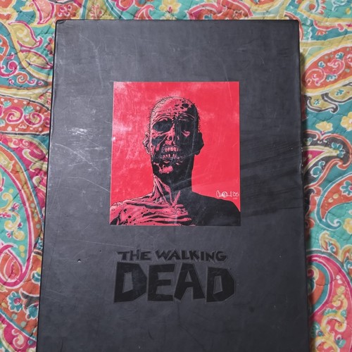 The walking dead deluxe - walking,