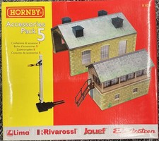 HORNBY R8231 Accessories Pack 5 Buildings brand new