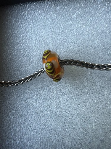 Trollbeads unique bee bead