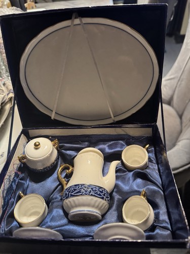 The regal bone china - the,