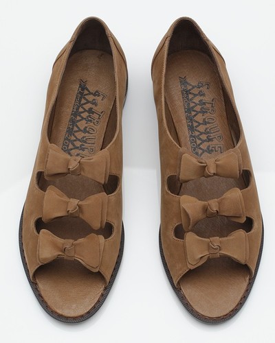 New troupe brown bow suede - brown,