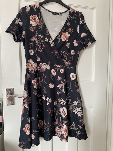 Boohoo black floral dress - boohoo,