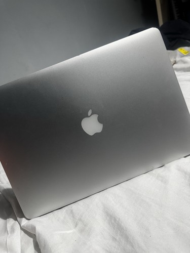 Apple macbook pro with - macbook,