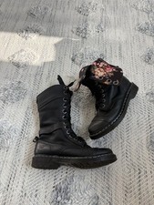 Dr Martens Black Triumph
