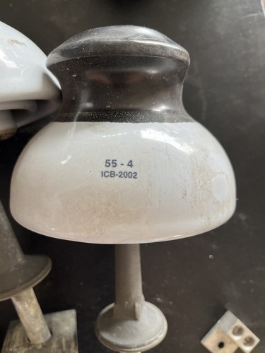 Porcelain insulator 4 - *porcelain,