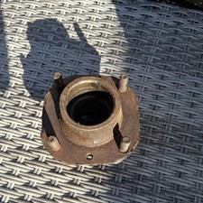 MORRIS MINOR FRONT WHEEL HUB WITH STUDS 