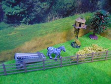 Model Railway ~ Dovecote, Tree & Items ~ OO Gauge REF6292