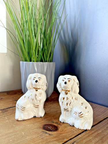 Pair beswick mantel spaniel - of,