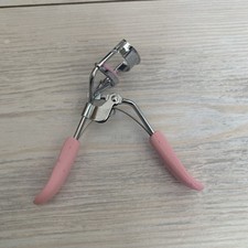 eyelash curlers