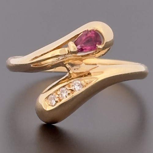 18ct yellow gold ruby - yellow,