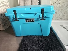 Yeti Tundra 35 Reef Blue Cool Box  One Owner From New. discontinued colour 