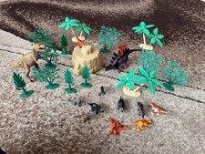 Dino Valley Dinosaur Bucket 28 Pieces