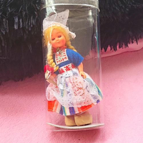 Vintage girl fashion doll - vintage,