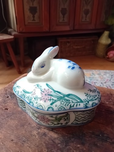 Blue green white vintage - blue,
