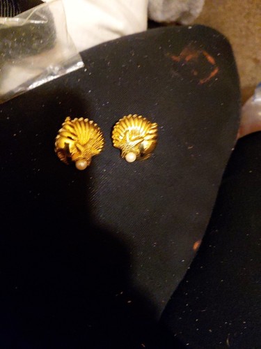 Vintage avon seashell earrings - avon,