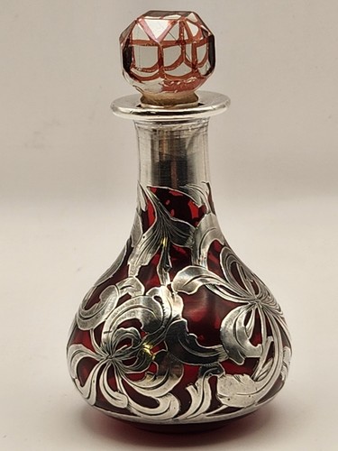 Art nouveau cranberry red - nouveau,