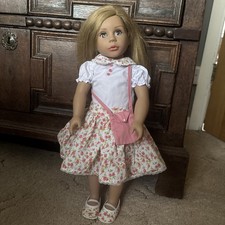 Beautiful Bonnie And Pearl 18 doll with outfit 