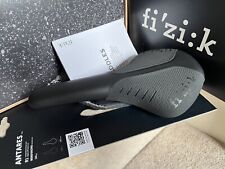 Fizik ANTARES R1 Saddle Carbon