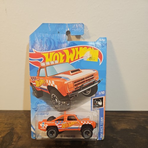 Hot wheels dodge d100 - hot,
