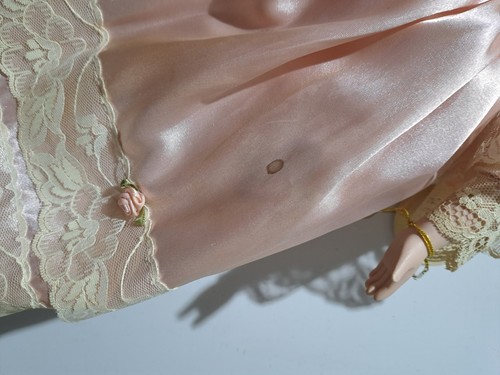 Alberon doll needs cleaning - , +