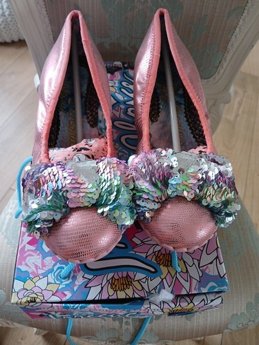 Stunning irregular choice bow - stunning,