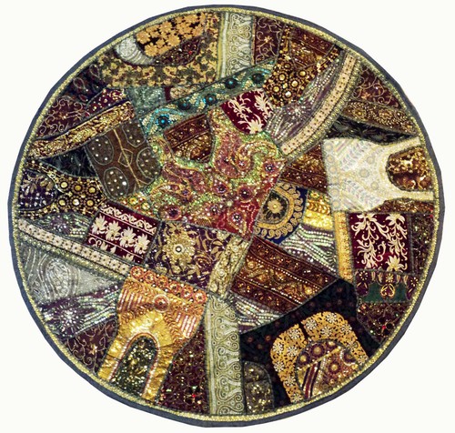 Exquisite décor heavily - 60",