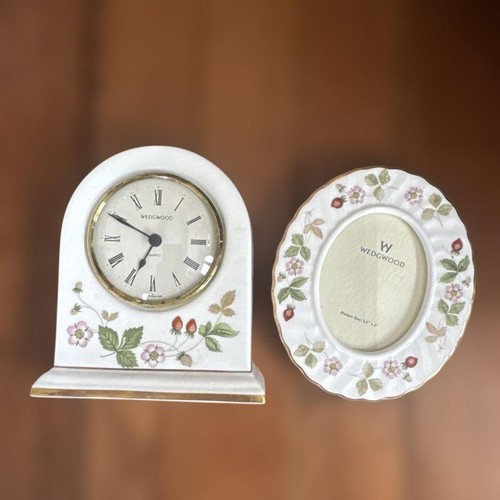 Wedgwood clock frame 10x12cm - clock,