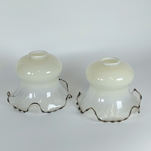 Pair vintage white - of,