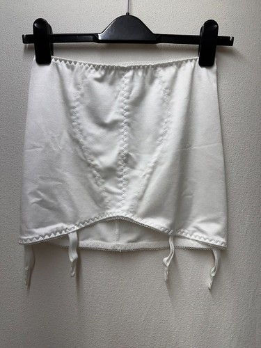 Ladies roll suspender - on,