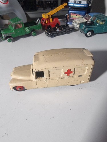 Dinky 253 daimler ambulance - dinky,