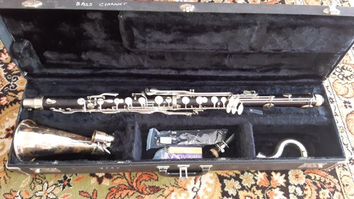 Bass clarinet - /,