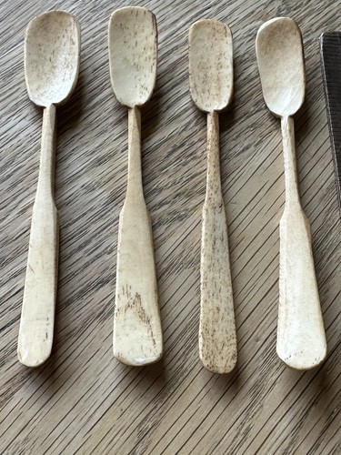Scrimshaw bone spoons - ❌4,