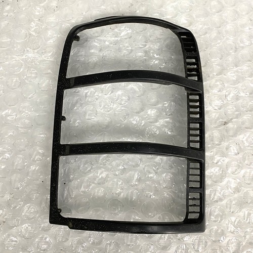Light bezel rear right see - right,