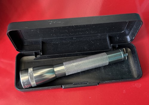 Mag lite torch with - x,