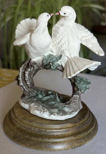 Capodimonte white doves on - white,
