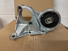 REAR ENGINE MOUNT - PEUGEOT 205 309 405 - XU PETROL XUD DIESEL - GENUINE BUSH