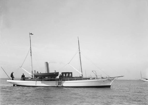 The steam yacht dorothy old - steam,